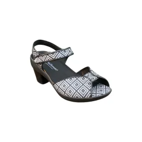 220447 Wicker Black Sandal