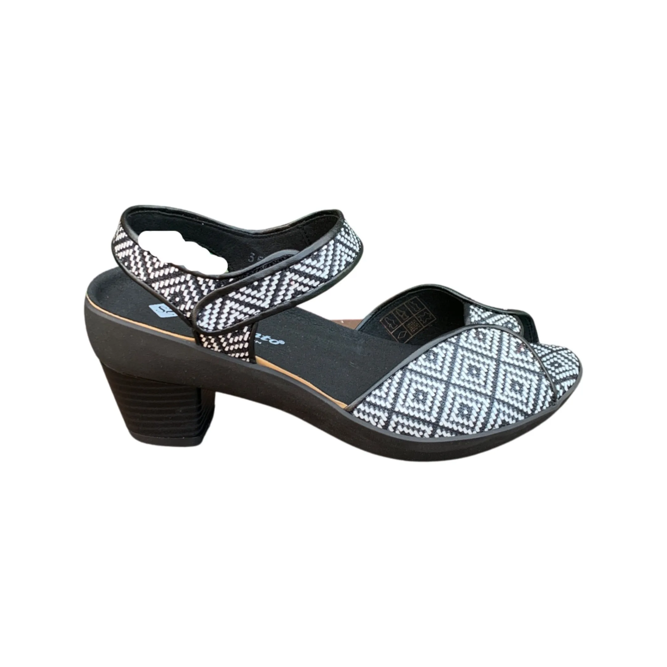 220447 Wicker Black Sandal