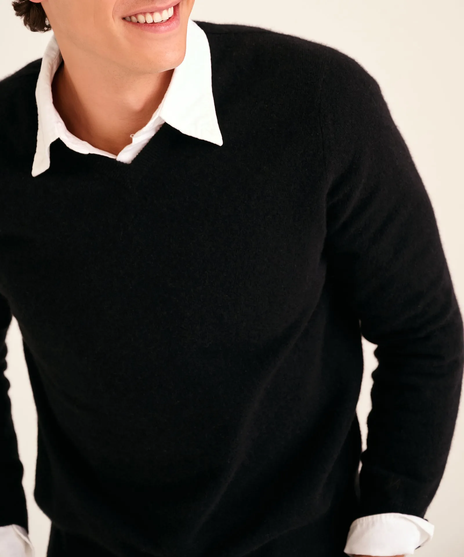 The Original Cashmere V-Neck Sweater Men's