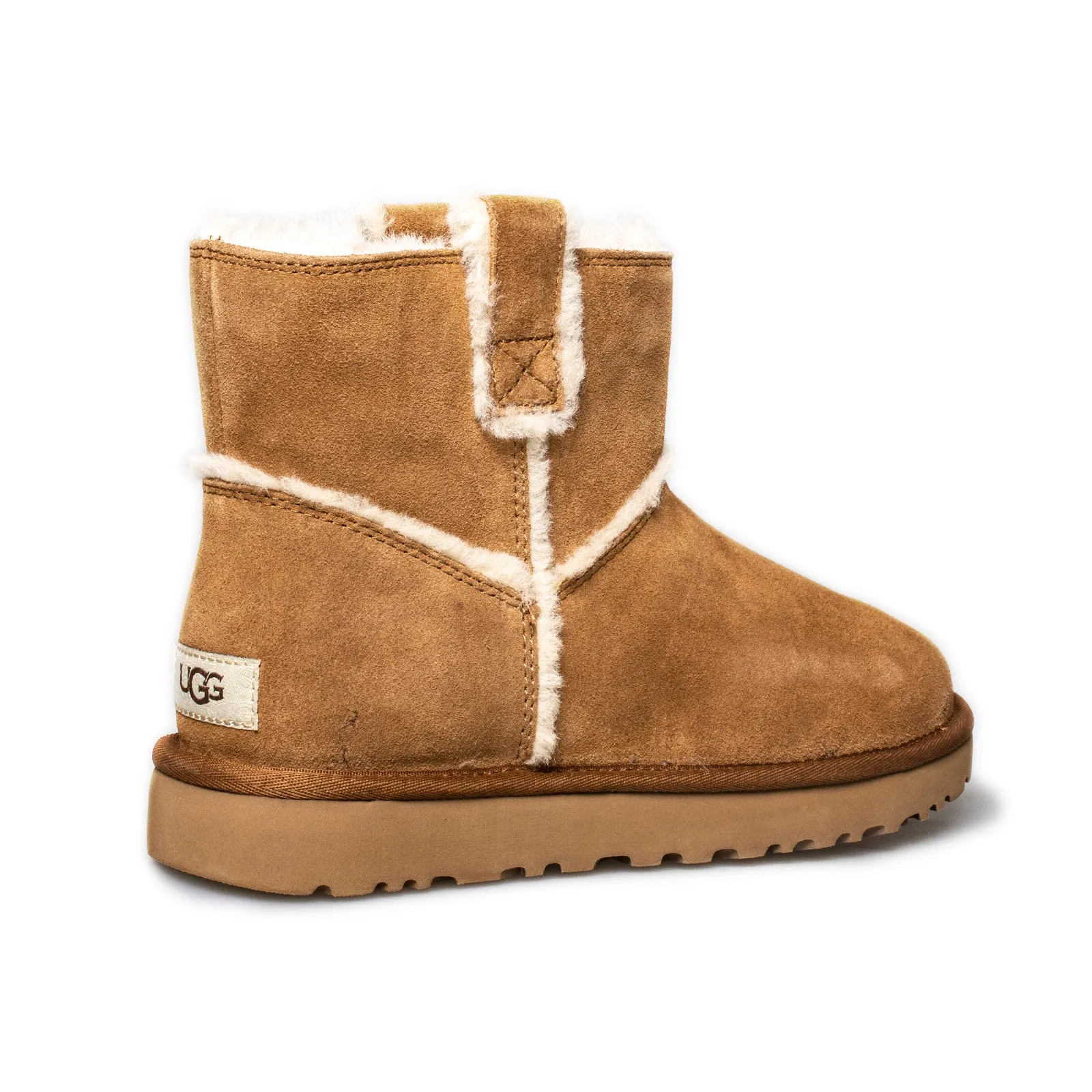 Sure! Heres an optimized title for the product:

Womans UGG Classic Mini Spill Seam Boots in Chestnut - Cozy & Stylish Footwear