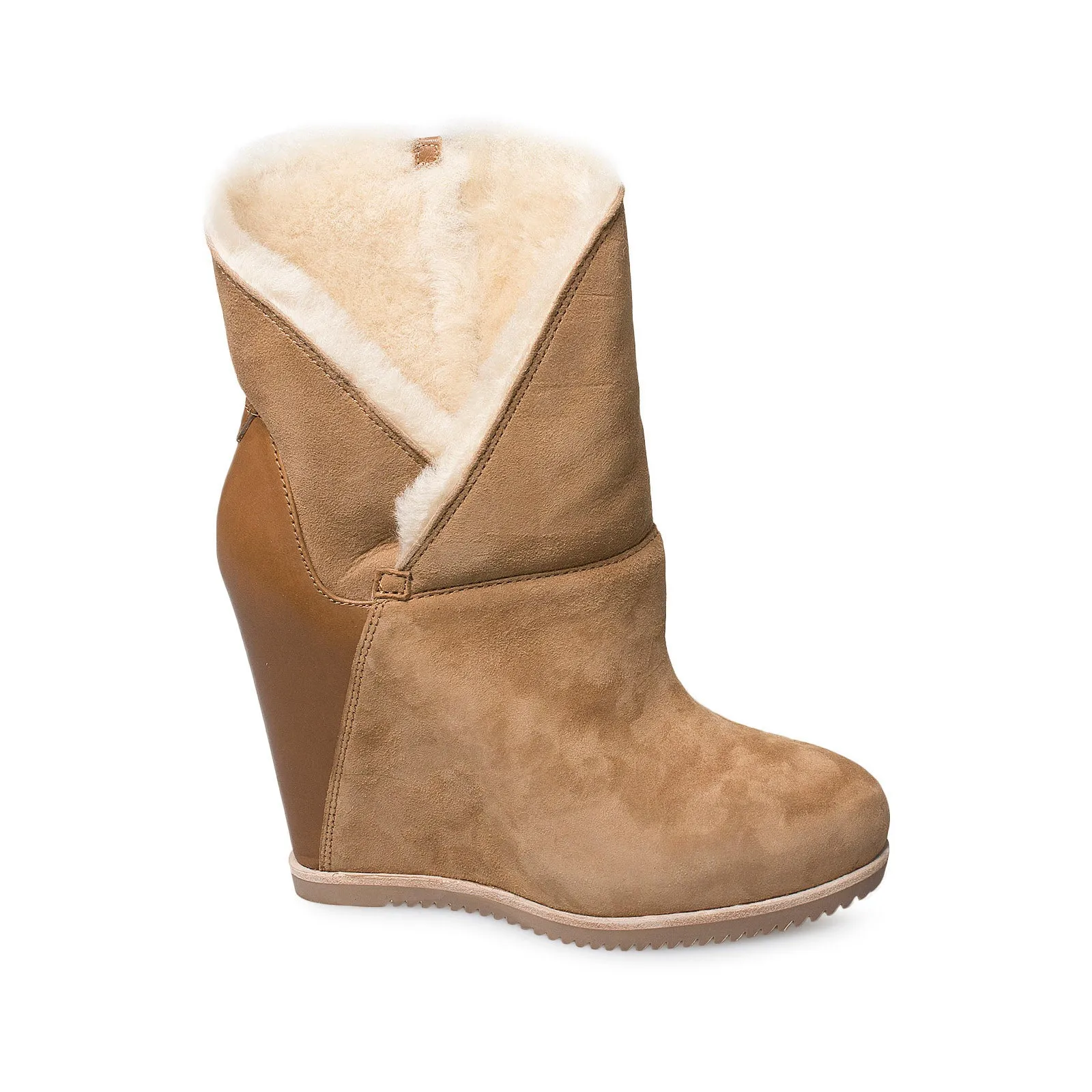 UGG Classic Mondri Cuff Chestnut Boots - Women's